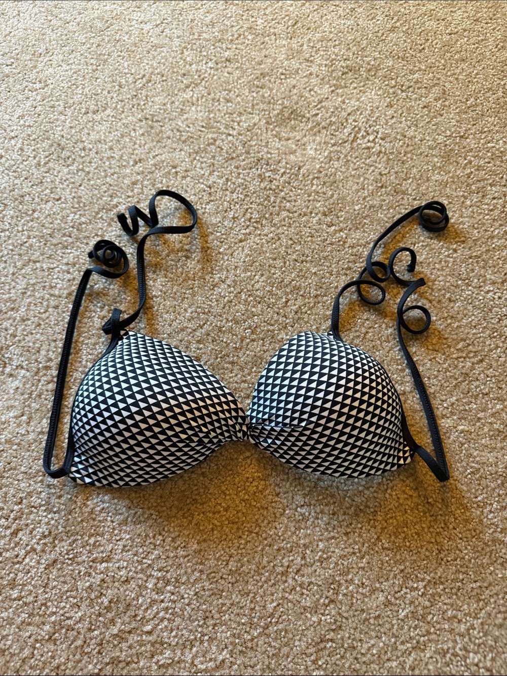 Arizona Jean Company Black & White Geometric Bikini Top